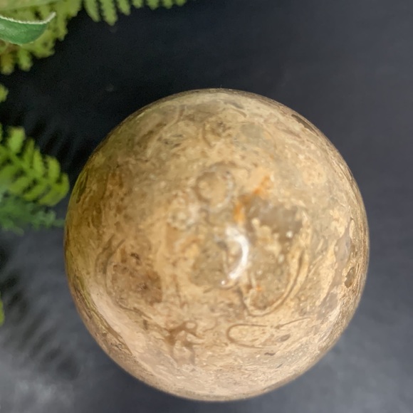 Beautiful brown, tan and cream colored MARBLE egg - Picture 6 of 10